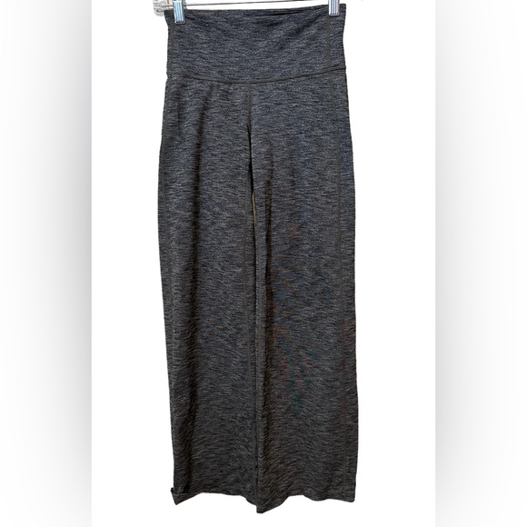 Athleta Women’s Wide Leg Flare Yoga Pants Grey XSP Petite - Picture 3 of 8